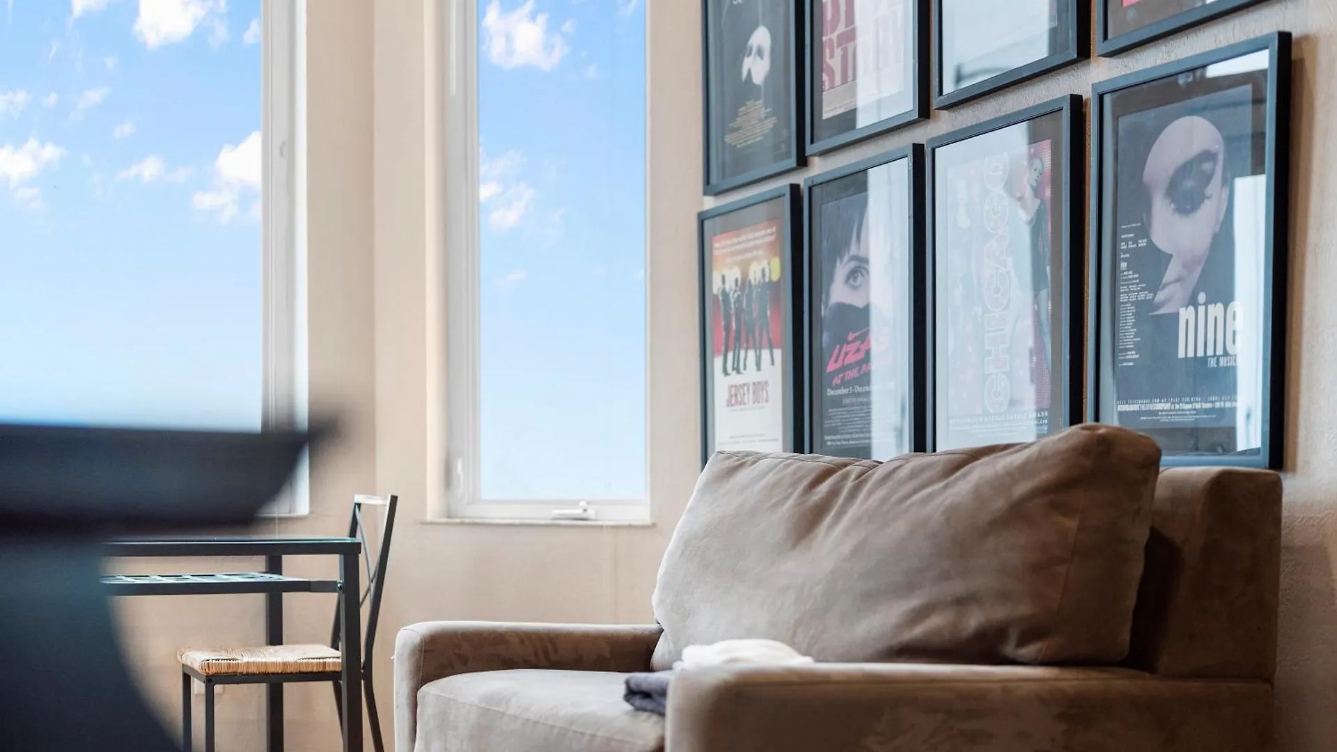Charming Studio-Panoramic View-Your Pittsburgh Sanctuary Apartment