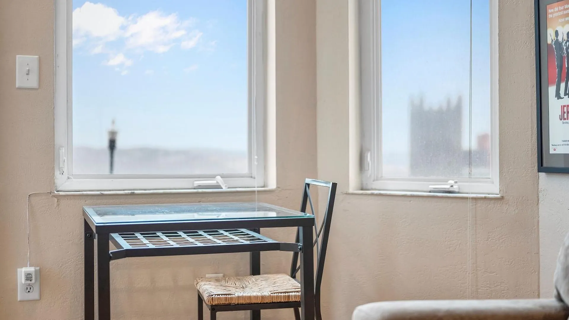 Charming Studio-Panoramic View-Your Pittsburgh Sanctuary Apartment