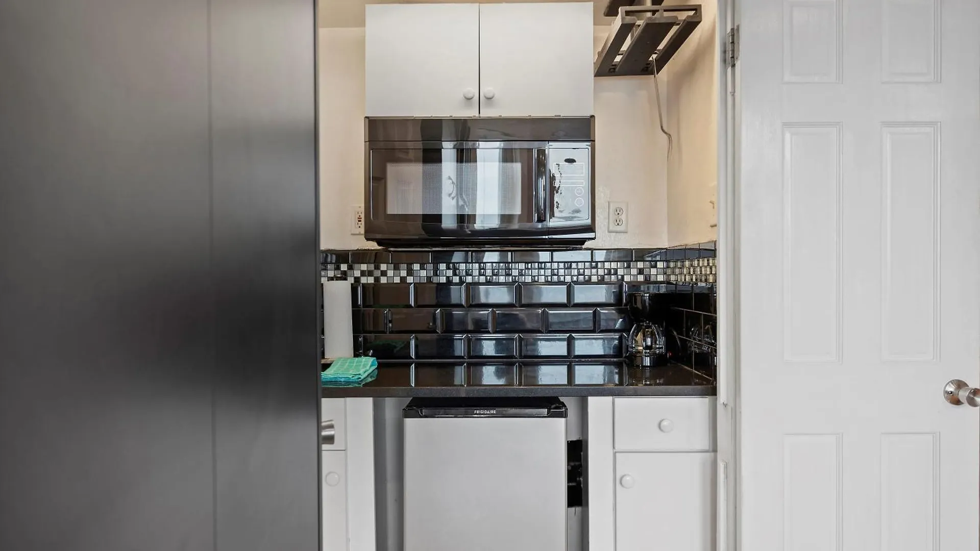 Charming Studio-Panoramic View-Your Pittsburgh Sanctuary Apartment United States