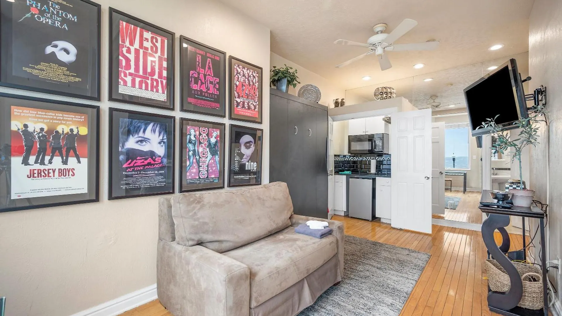 Charming Studio-Panoramic View-Your Pittsburgh Sanctuary Apartment